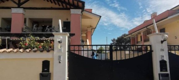 Apartamento de 3 dormitorios en Pomezia, Italy No. 205978 5
