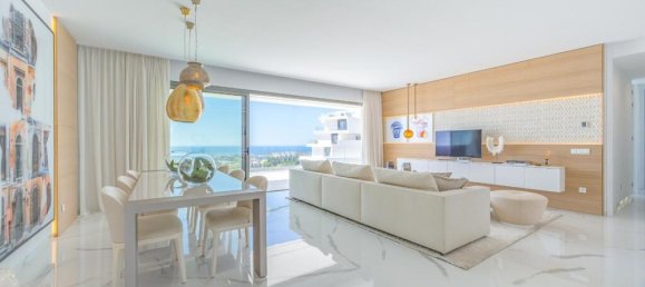 Apartamento de 3 dormitorios en La Quinta, Spain No. 177900 8