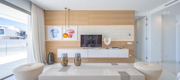 Apartamento de 3 dormitorios en La Quinta, Spain No. 177900 4