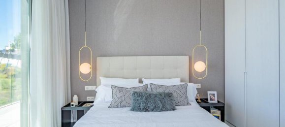 Apartamento de 3 dormitorios en La Quinta, Spain No. 177900 9