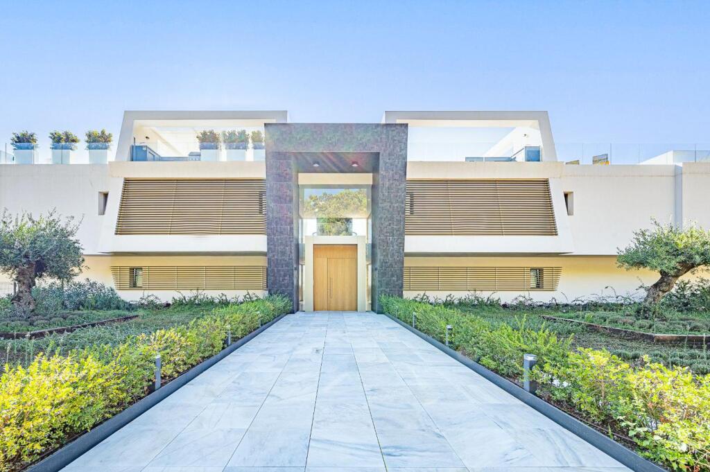 Apartamento de 3 dormitorios en La Quinta, Spain No. 177900