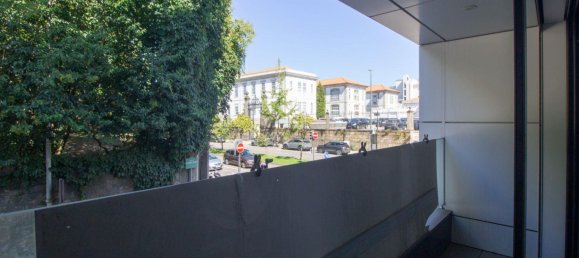 Квартира с 3 спальнями в Порту, Португалия № 130152 9