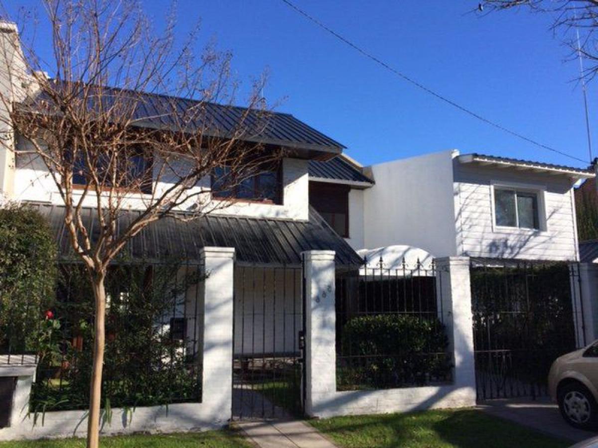 Casa de 5 dormitorios en Mar del Plata, Argentina No. 95602