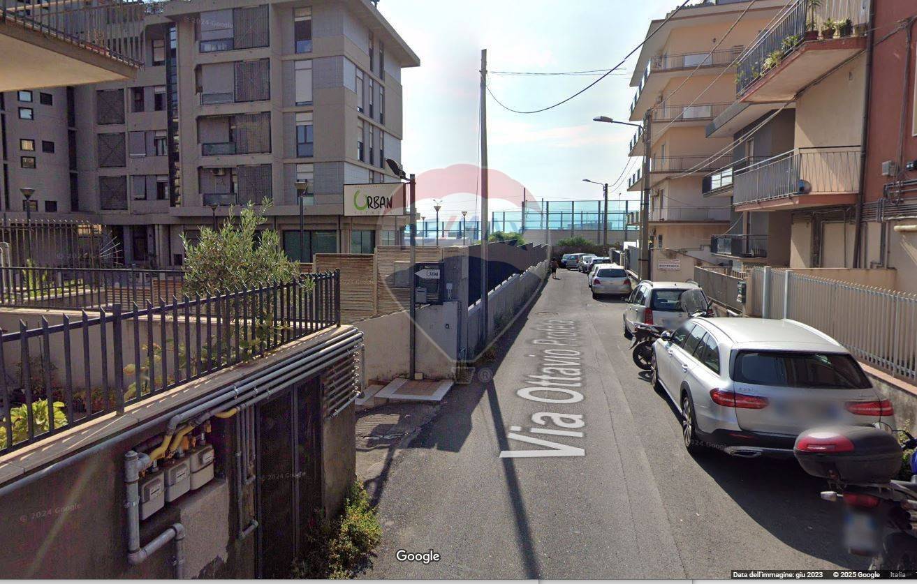 4 rooms Commercial property in Catania, Italy No. 57914