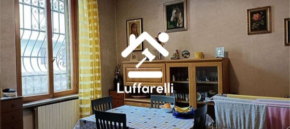 4 rooms Apartment in Turin, Italy No. 50579 3