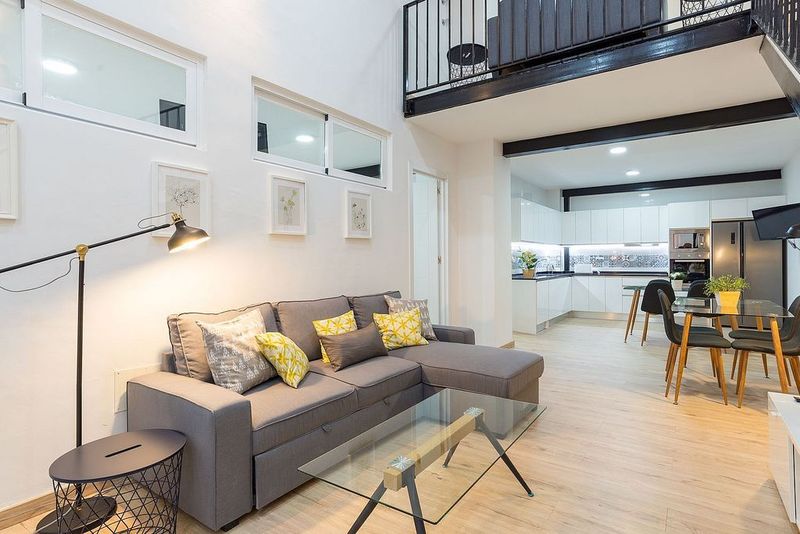 Dúplex de 3 dormitorios en Málaga, Spain No. 222188