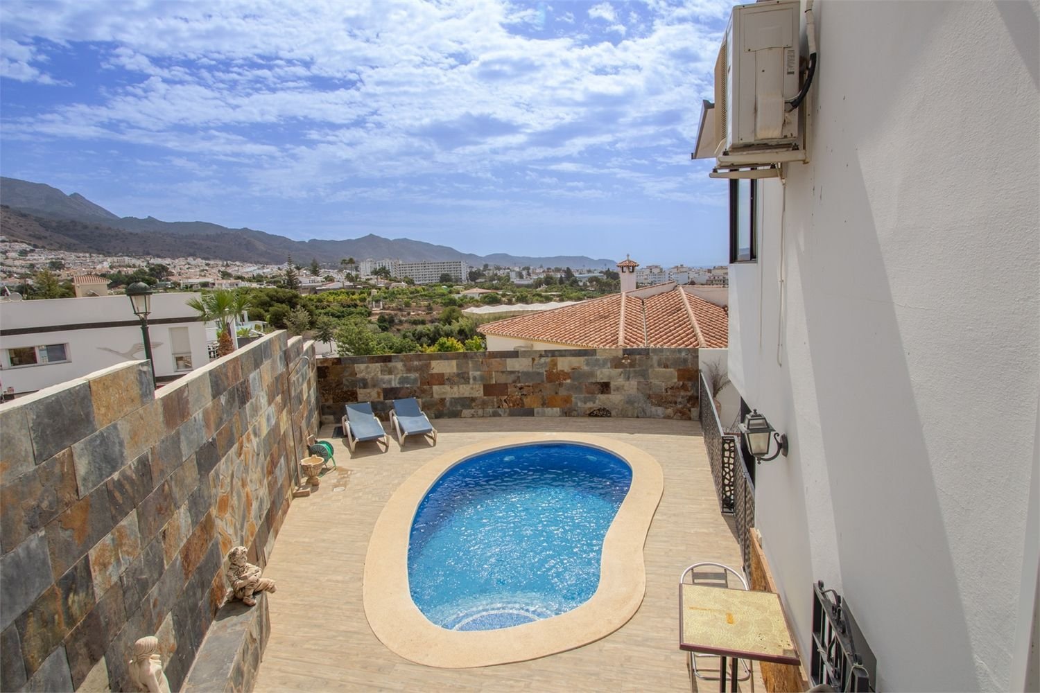 3 bedrooms House in Nerja, Spain No. 90175