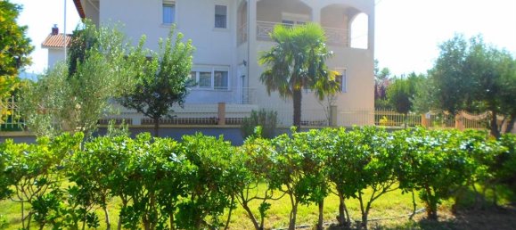 Propiedad comercial de 5 dormitorios en Vasilika, Greece No. 5991 4