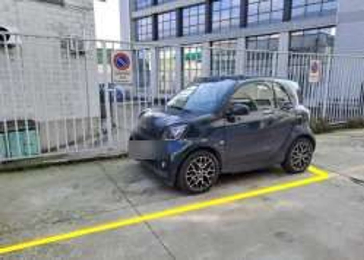 Garage in Milan, Italy 12m², Nr. 359050