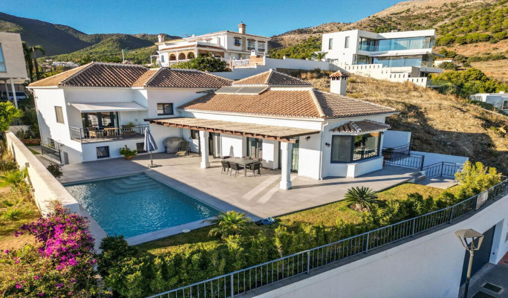 4 Schlafzimmer Villa in Mijas, Spain, Nr. 173010