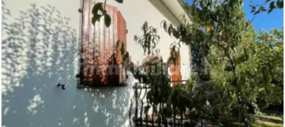 3 bedrooms Villa in Licciana Nardi, Italy No. 177669 9