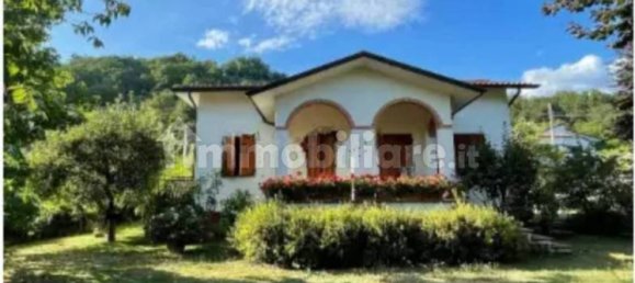 3 bedrooms Villa in Licciana Nardi, Italy No. 177669 11