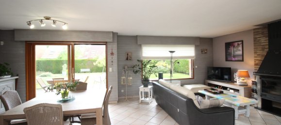 3 Schlafzimmer Haus in Attiches, France, Nr. 65907 3