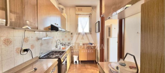 3-salle Appartement à Nova Milanese, Italy No. 186602 9