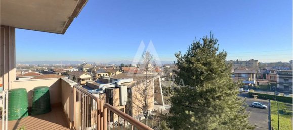 3-salle Appartement à Nova Milanese, Italy No. 186602 12