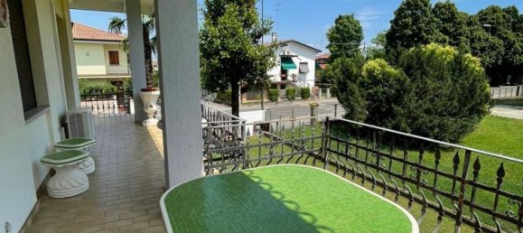 5 rooms House in Treviso, Italy No. 229056 6