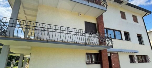 5 rooms House in Treviso, Italy No. 229056 4