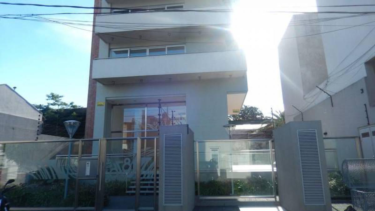Apartamento de 3 dormitorios en Quilmes, Argentina No. 55333