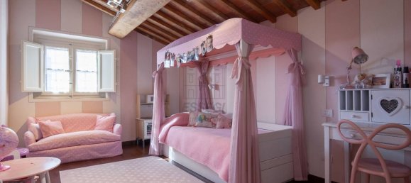 4 bedrooms Villa in Lucca, Italy No. 229158 9