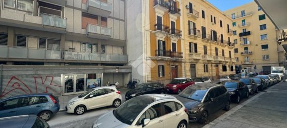 Apartamento de 4 divisões em Bari, Italy N.º 65932 3