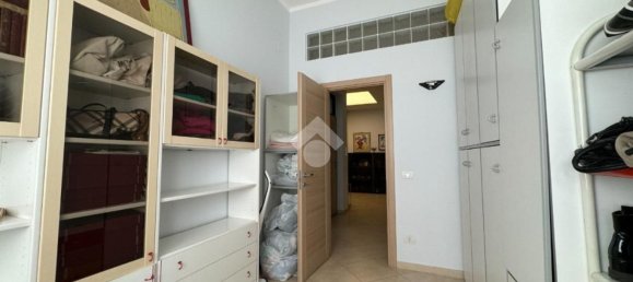 Apartamento de 4 divisões em Bari, Italy N.º 65932 16