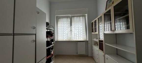 Apartamento de 4 divisões em Bari, Italy N.º 65932 14