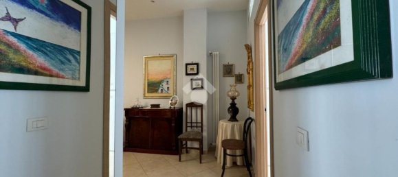 Apartamento de 4 divisões em Bari, Italy N.º 65932 13