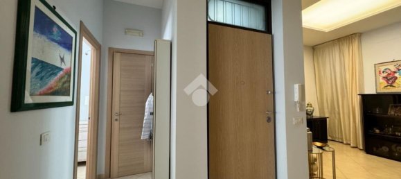 Apartamento de 4 divisões em Bari, Italy N.º 65932 8