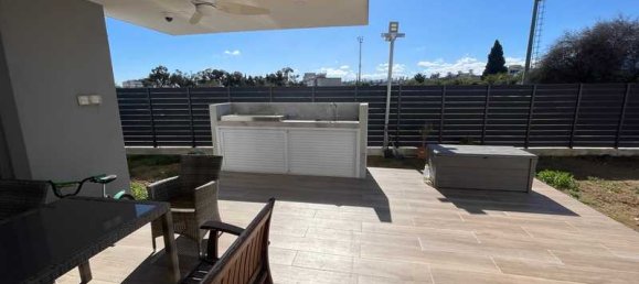 5 bedrooms Commercial property in Lakatamia, Cyprus No. 19877 16