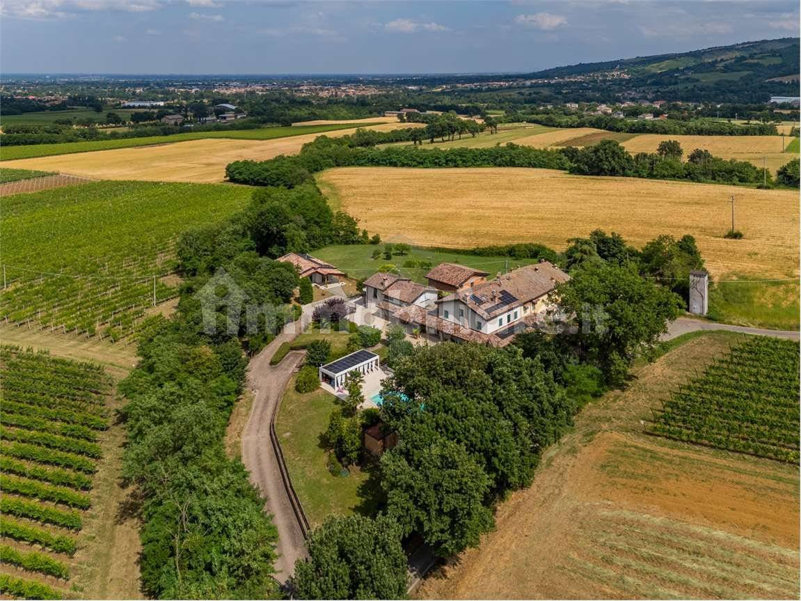 5 rooms Villa in Scandiano, Italy No. 309225