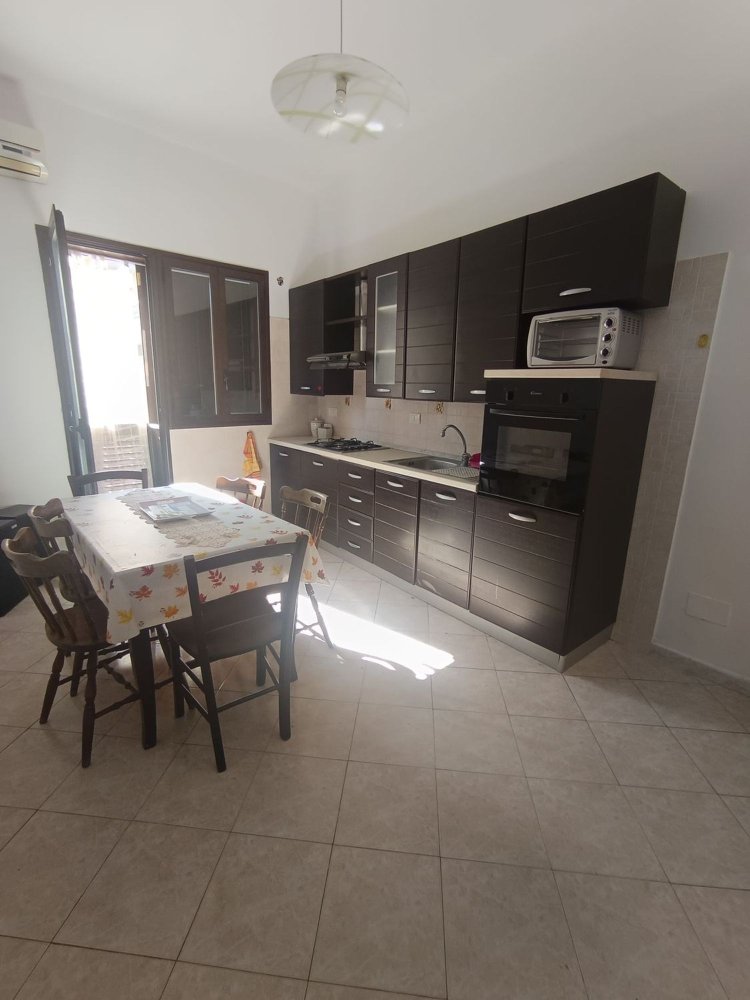 4 rooms House in Catania, Italy No. 298901