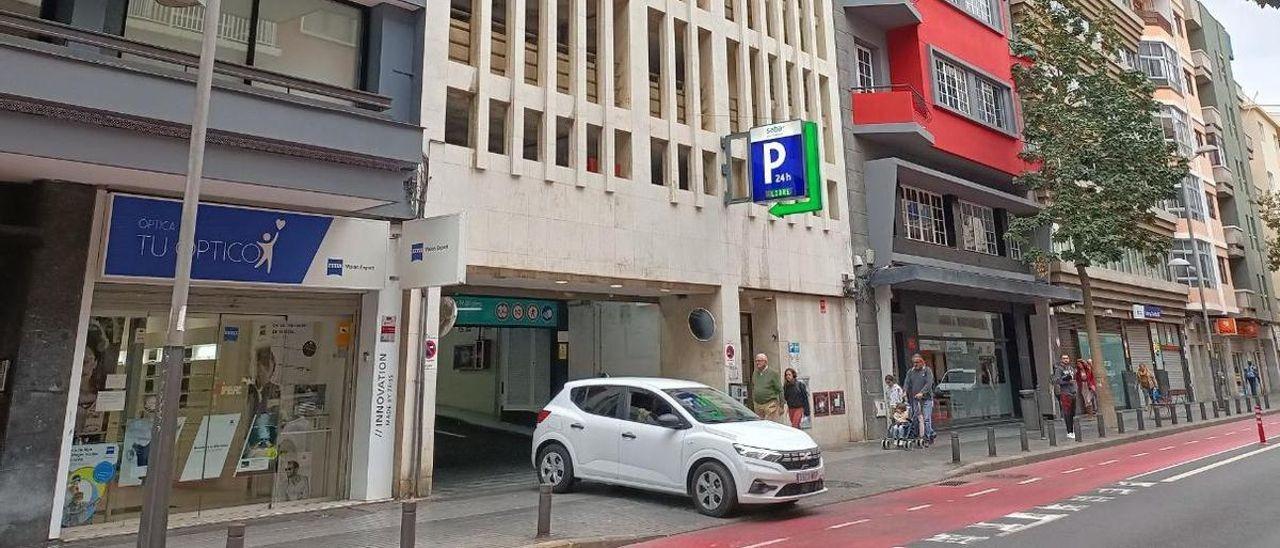  Commercial property in Las Palmas De Gran Canaria, Spain No. 170530