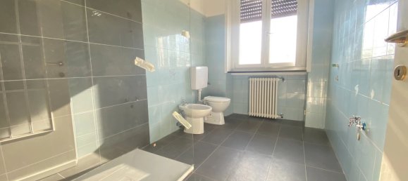 3-salle Appartement à Ponte Lambro, Italy No. 105469 11