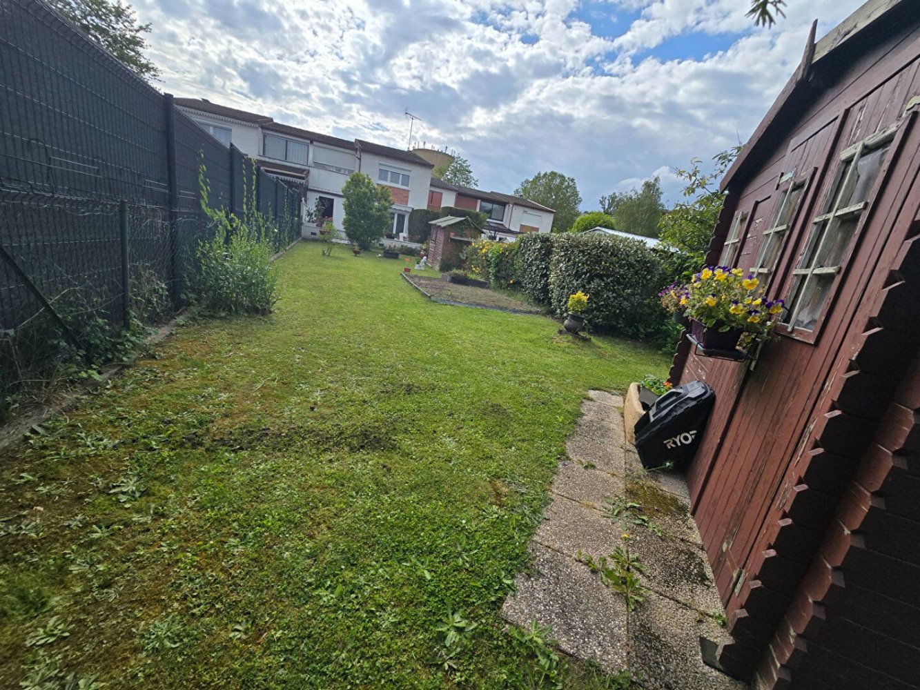 Casa de 3 dormitorios en Lesigny, France No. 186779