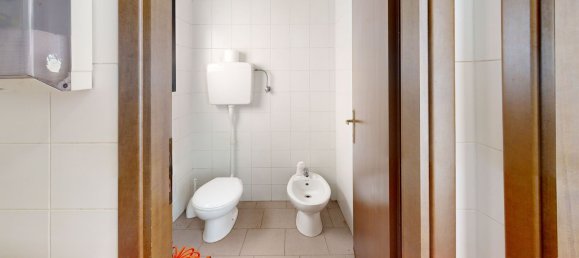 109m² Commercial property in Forlì, Italy No. 133301 16