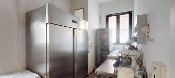 109m² Commercial property in Forlì, Italy No. 133301 14