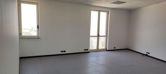 Oficina en Modugno, Italy 4524 m² No. 371951 6