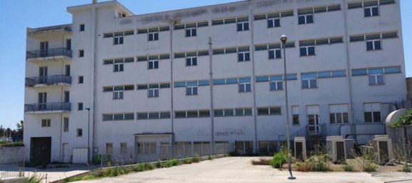 Oficina en Modugno, Italy 4524 m² No. 371951 3