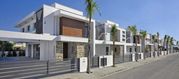 Casa de 4 dormitorios en Larnaca, Cyprus No. 13712 5