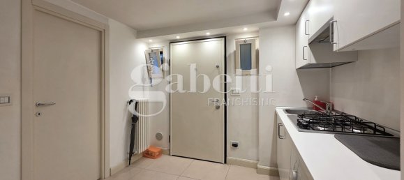 2 bedrooms Apartment in Milan, Italy No. 360537 11
