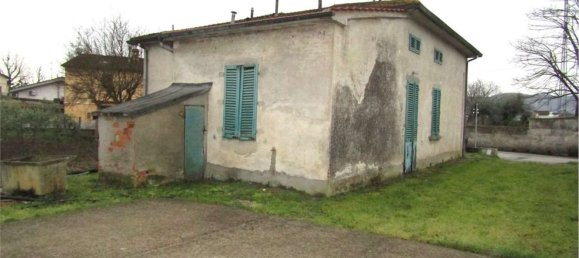 4 bedrooms Villa in Pistoia, Italy No. 332095 2