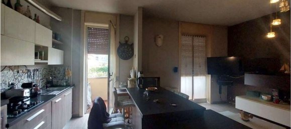 Квартира с 3 комнатами в Галларате, Италия № 179940 4