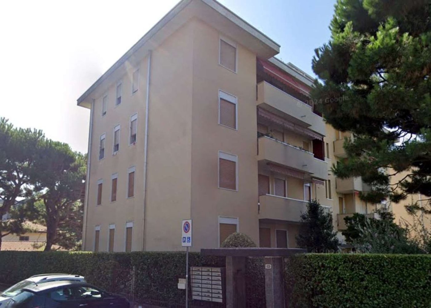 Квартира с 3 комнатами в Галларате, Италия № 179940