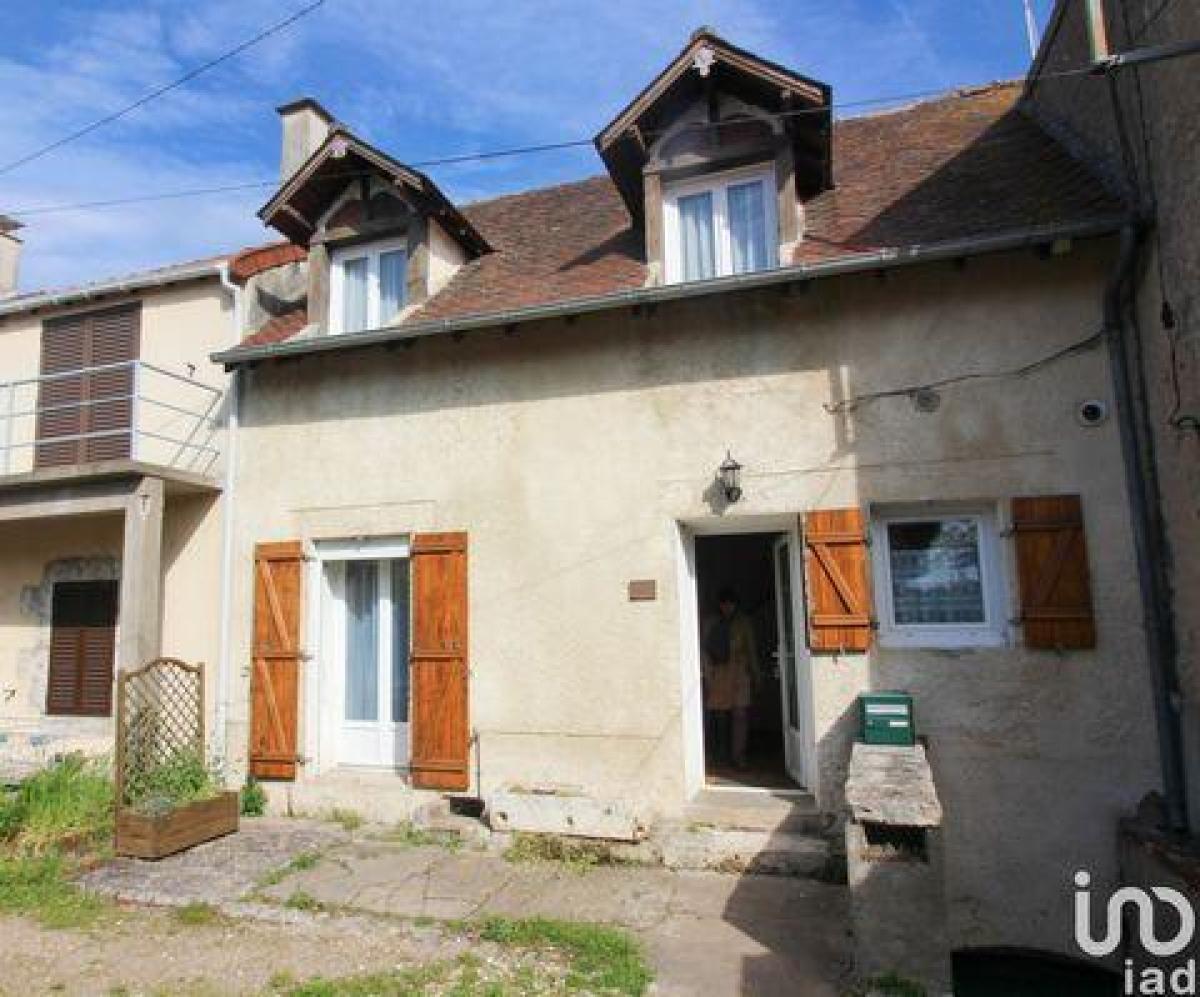 2 bedrooms House in Briare, France No. 7145