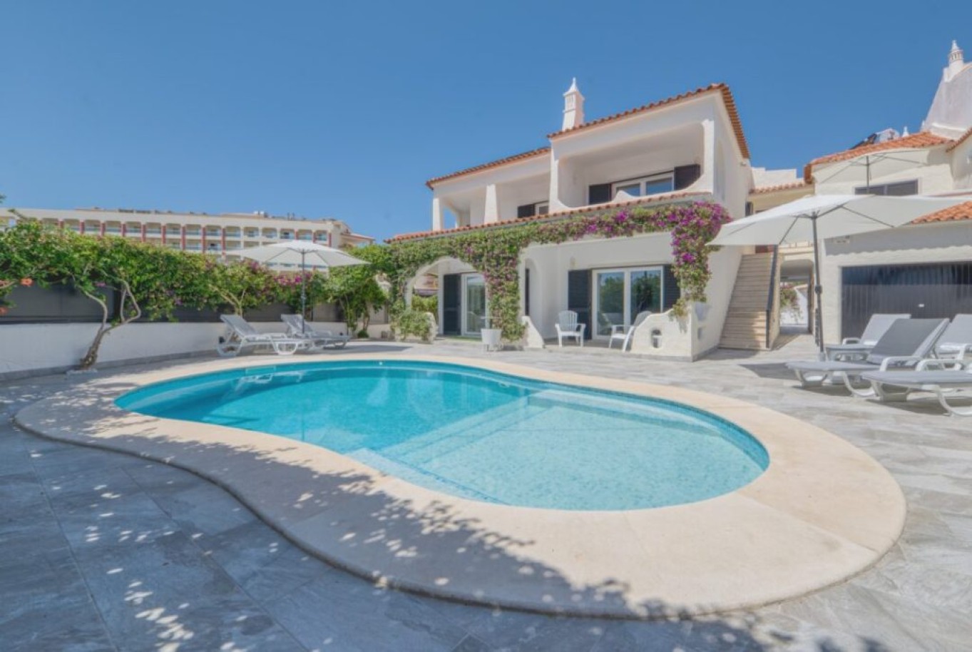 7 bedrooms House in Porches, Portugal No. 109096