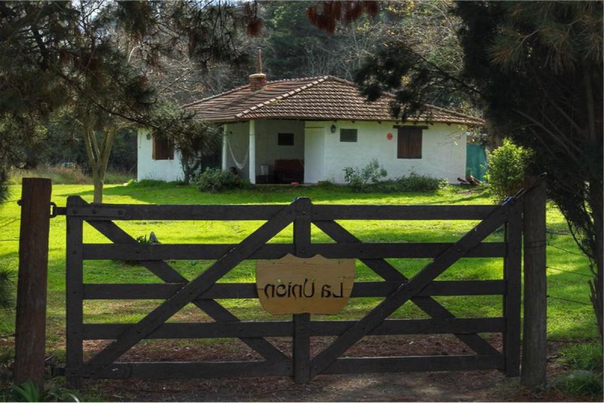 Granja de 2 dormitorios en Tandil, Argentina No. 46899