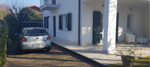 6 bedrooms Villa in Forte dei Marmi, Italy No. 370629 2