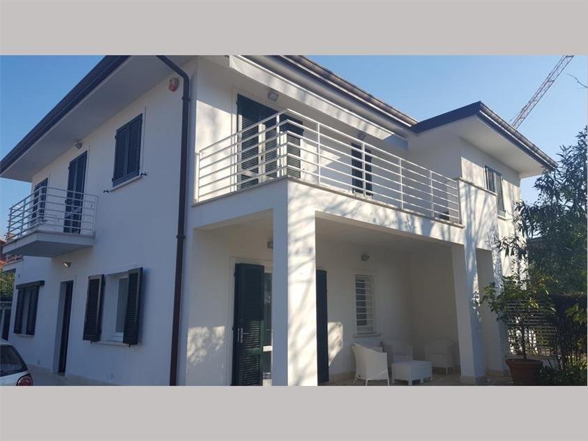 6 bedrooms Villa in Forte dei Marmi, Italy No. 370629