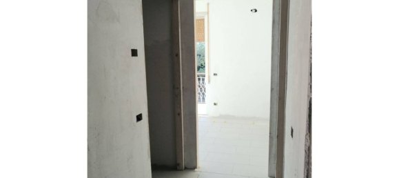 2 Schlafzimmer Wohnung in Rome, Italy, Nr. 102784 5