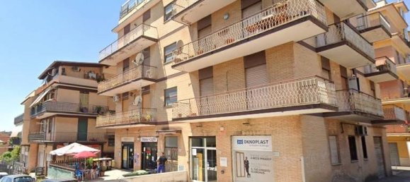 2 Schlafzimmer Wohnung in Rome, Italy, Nr. 102784 3